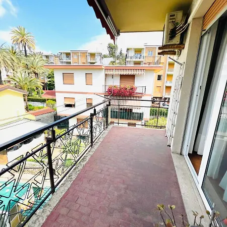 Centrale A 3 Min Dal Mare Con Parcheggio Gratis ☆☆☆☆☆ Emina * Bordighera