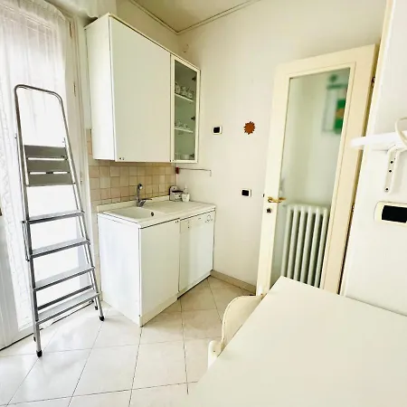 Centrale A 3 Min Dal Mare Con Parcheggio Gratis ☆☆☆☆☆ Emina 公寓 *