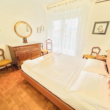 Apartment Centrale A 3 Min Dal Mare Con Parcheggio Gratis ☆☆☆☆☆ Emina *