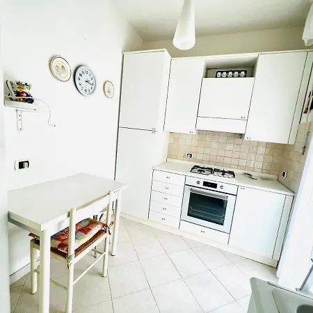 Centrale A 3 Min Dal Mare Con Parcheggio Gratis ☆☆☆☆☆ Emina Bordighera